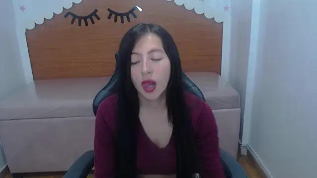 scarlett percy t online show from December 13, 2025, 7:53 pm