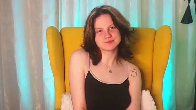 LatinaHuguenin online show from March 8, 2026, 7:06 pm