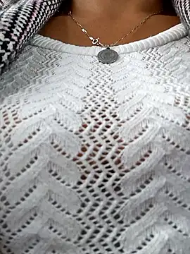 misshot 02 online show from December 18, 2025, 7:31 pm