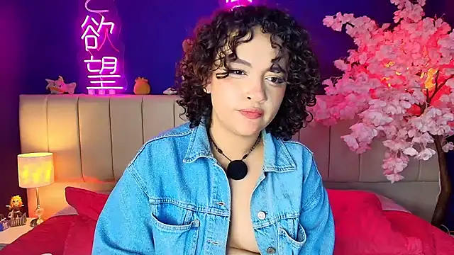  sarahRose online show from April 11, 2026, 7:45 am