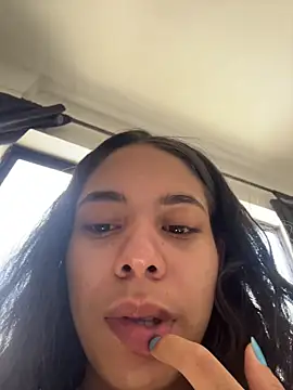 catee martinez online show from November 7, 2025, 5:13 pm