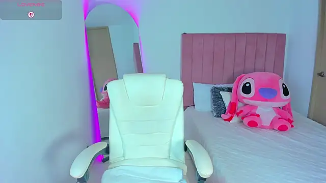 Janettcruz online show from January 10, 2026, 7:59 pm