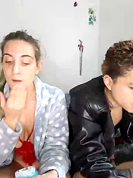 minervaystiven online show from November 16, 2025, 5:46 am