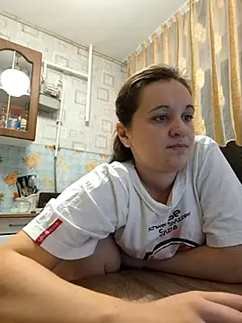 LinaLorien online show from November 10, 2025, 9:36 pm