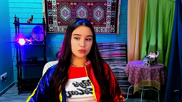 AnnaGarcias  online show from November 25, 2025, 12:16 pm