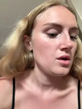 Snapshot of olliebells chatting on June 14, 2026, 4:20 pm olliebells online show from June 14, 2026, 4:20 pm