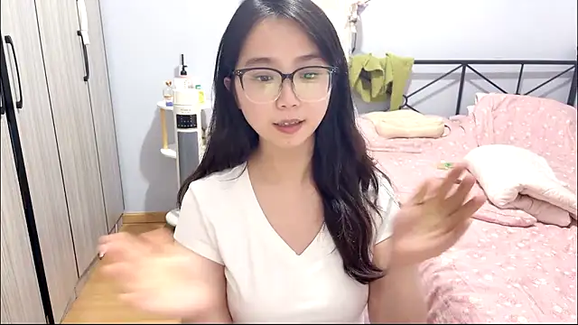 Snapshot of Hmm_0303 chatting on March 10, 2026, 3:39 pm Hmm 0303 online show from March 10, 2026, 3:39 pm