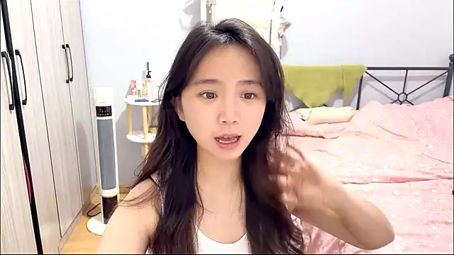 Snapshot of Hmm_0303 chatting on March 12, 2026, 4:24 pm Hmm 0303 online show from March 12, 2026, 4:24 pm