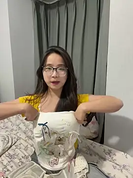 Snapshot of Hmm_0303 chatting on March 13, 2026, 3:29 pm Hmm 0303 online show from March 13, 2026, 3:29 pm