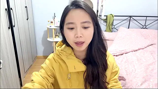 Snapshot of Hmm_0303 chatting on March 17, 2026, 4:32 pm Hmm 0303 online show from March 17, 2026, 4:32 pm