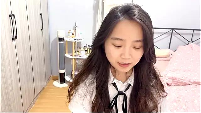 Snapshot of Hmm_0303 chatting on March 18, 2026, 4:43 pm Hmm 0303 online show from March 18, 2026, 4:43 pm