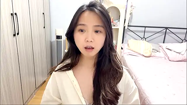 Snapshot of Hmm_0303 chatting on March 24, 2026, 4:34 pm Hmm 0303 online show from March 24, 2026, 4:34 pm