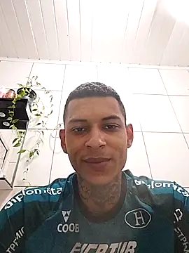 oPretin013 online show from November 7, 2025, 9:15 pm