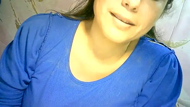 Snapshot of Zulreyna chatting on July 16, 2026, 5:02 am Zulreyna online show from July 16, 2026, 5:02 am