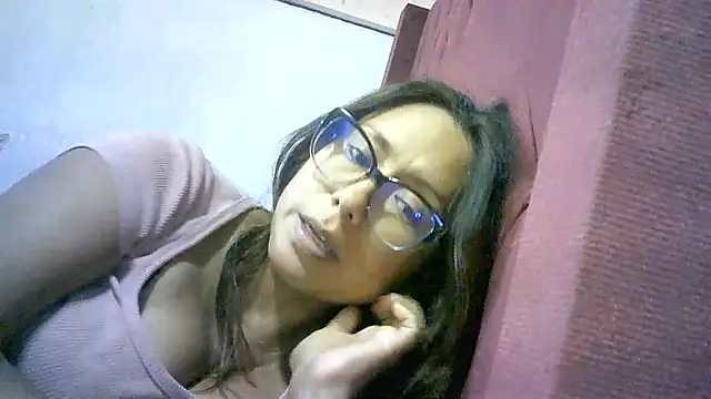Snapshot of Zulreyna chatting on July 29, 2026, 4:21 am Zulreyna online show from July 29, 2026, 4:21 am