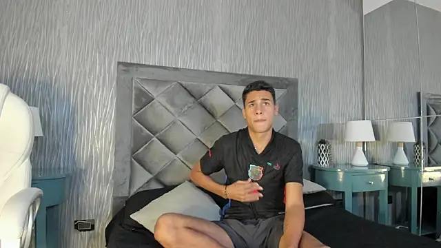 Dominic Burk online show from November 7, 2025, 7:36 pm