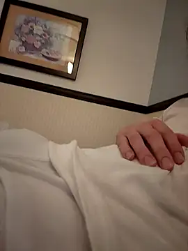 Snapshot of Elieantte chatting on November 7, 2025, 11:32 am Elieantte online show from November 7, 2025, 11:32 am