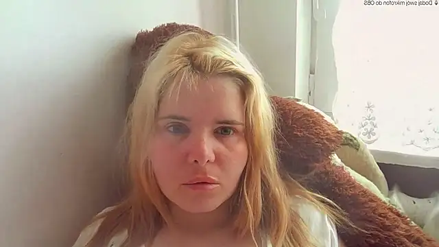 Snapshot of HornyElena chatting on May 13, 2026, 10:12 am HornyElena online show from May 13, 2026, 10:12 am