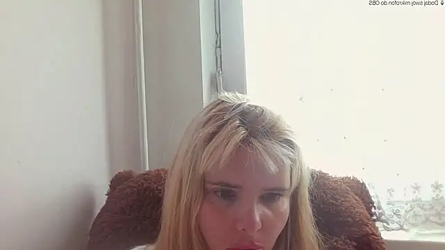 Snapshot of HornyElena chatting on May 15, 2026, 12:01 pm HornyElena online show from May 15, 2026, 12:01 pm