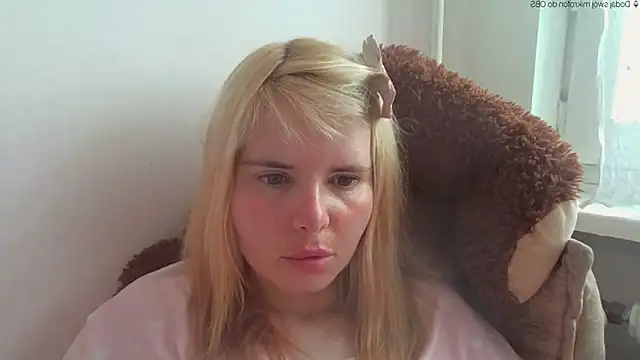 Snapshot of HornyElena chatting on June 3, 2026, 3:17 pm HornyElena online show from June 3, 2026, 3:17 pm