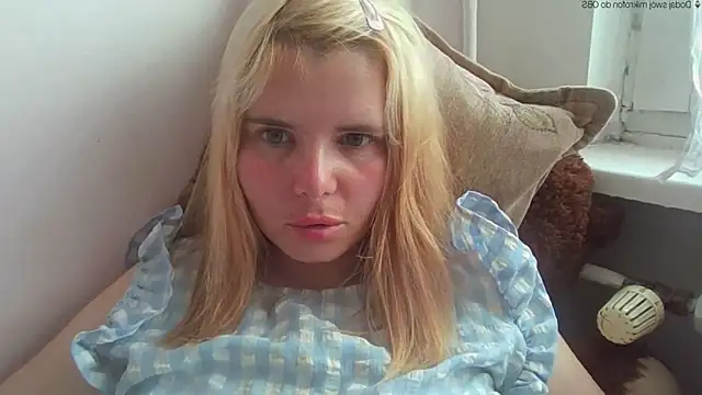 Snapshot of HornyElena chatting on June 4, 2026, 3:18 pm HornyElena online show from June 4, 2026, 3:18 pm