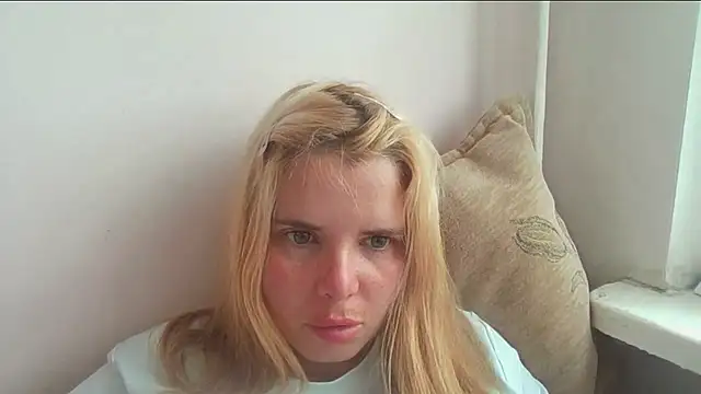 Snapshot of HornyElena chatting on June 9, 2026, 3:23 pm HornyElena online show from June 9, 2026, 3:23 pm