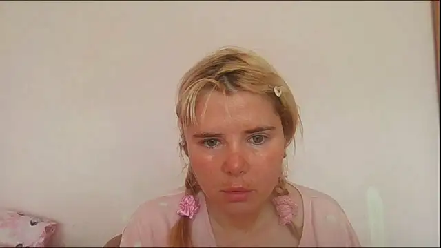 Snapshot of HornyElena chatting on June 16, 2026, 8:17 am HornyElena online show from June 16, 2026, 8:17 am