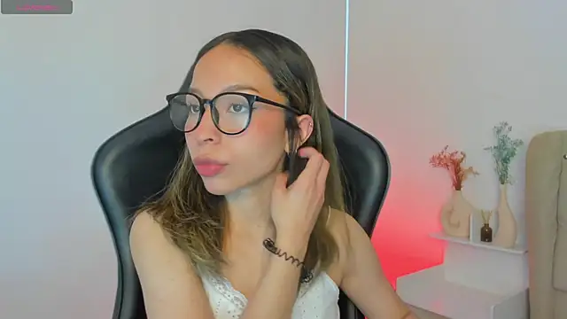 LuluuBerry online show from November 23, 2025, 11:21 am