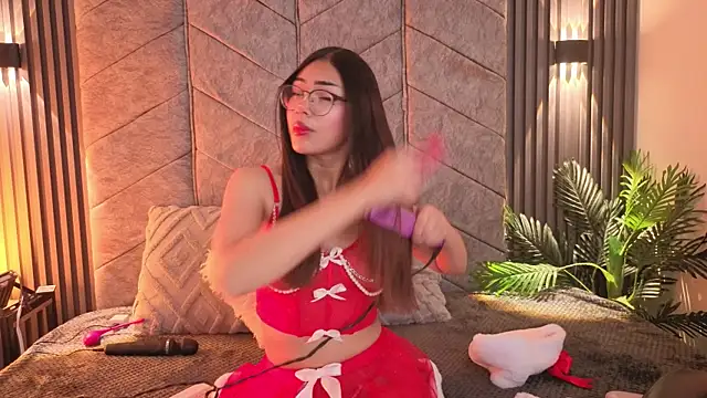  ViolletteNoir  online show from December 18, 2025, 8:15 pm