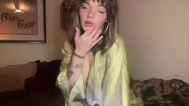 angelgirl98 online show from January 18, 2026, 8:23 pm