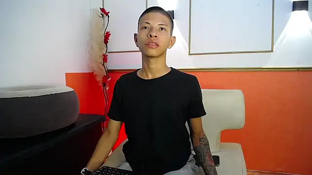 Tessachains 2  online show from December 4, 2025, 2:10 am