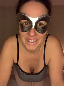 massagistahotbrunette online show from March 15, 2026, 11:11 pm