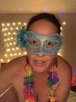massagistahotbrunette online show from June 10, 2026, 9:35 pm