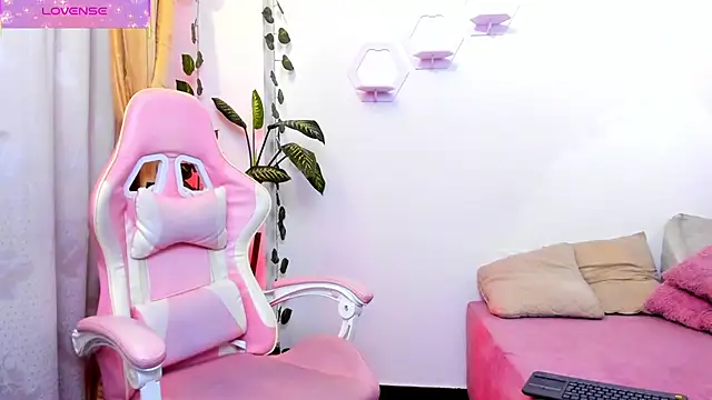 Isabella7   online show from November 10, 2025, 1:10 pm