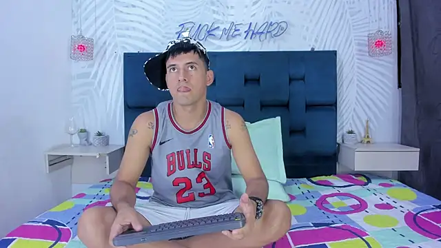 Snapshot of KEVIN_MCKINLEY chatting on November 7, 2025, 6:13 am KEVIN MCKINLEY online show from November 7, 2025, 6:13 am