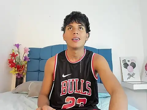 Valentino Lane online show from January 19, 2026, 2:26 am