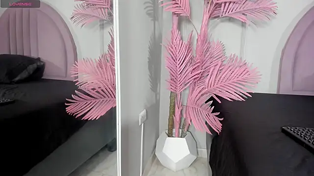 Tamaramilleer online show from February 16, 2026, 4:30 am