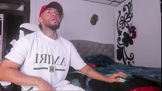 couple-hothot online show from November 15, 2025, 10:04 pm