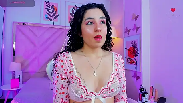 DemiJones  online show from February 18, 2026, 3:46 am