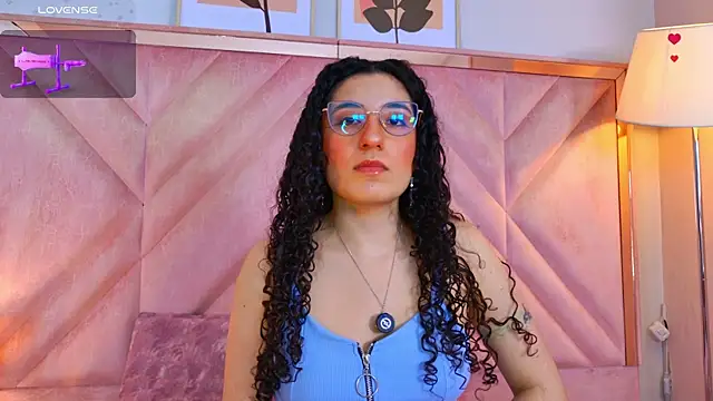 DemiJones  online show from May 21, 2026, 5:14 am