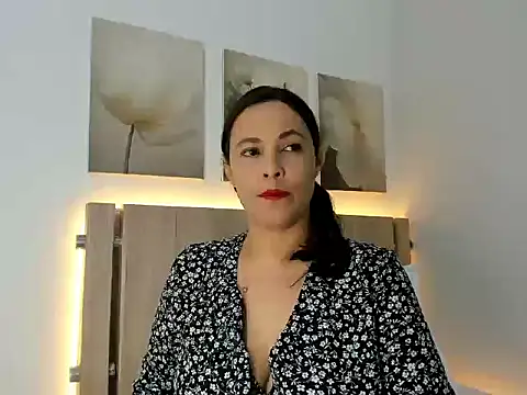 IsabellaCrissty online show from March 11, 2026, 12:11 pm