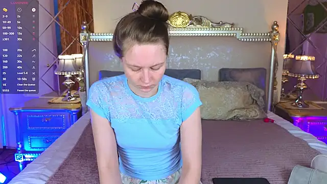 HolyBabyDoll online show from November 19, 2025, 4:01 am