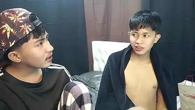 Snapshot of Urloverhardcock chatting on July 26, 2026, 5:15 am Urloverhardcock online show from July 26, 2026, 5:15 am