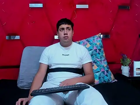 Emmaanddarling online show from November 21, 2025, 2:16 pm