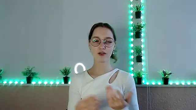 Snapshot of Curlyyy_Girl chatting on November 11, 2025, 11:43 am Curlyyy Girl online show from November 11, 2025, 11:43 am