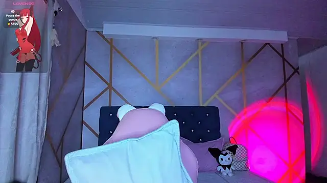 Snapshot of _vaiolet_owo chatting on February 26, 2026, 5:50 am vaiolet owo online show from February 26, 2026, 5:50 am