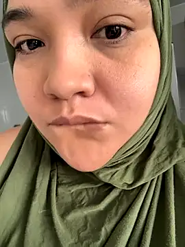 sweetmuslim01 online show from November 1, 2025, 4:20 pm