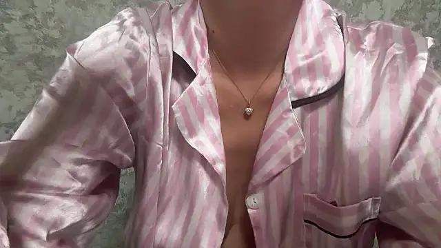 Angelinaa19 online show from March 27, 2026, 8:41 pm