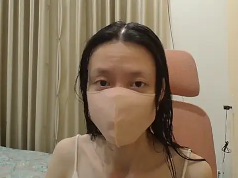 Lil-Cherries online show from March 5, 2026, 12:34 pm