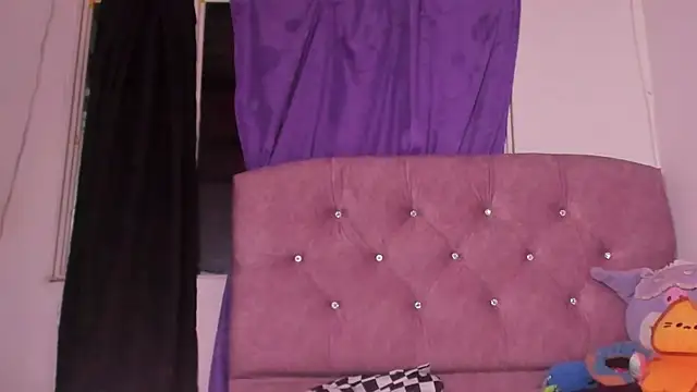 amy  a online show from December 18, 2025, 5:24 am